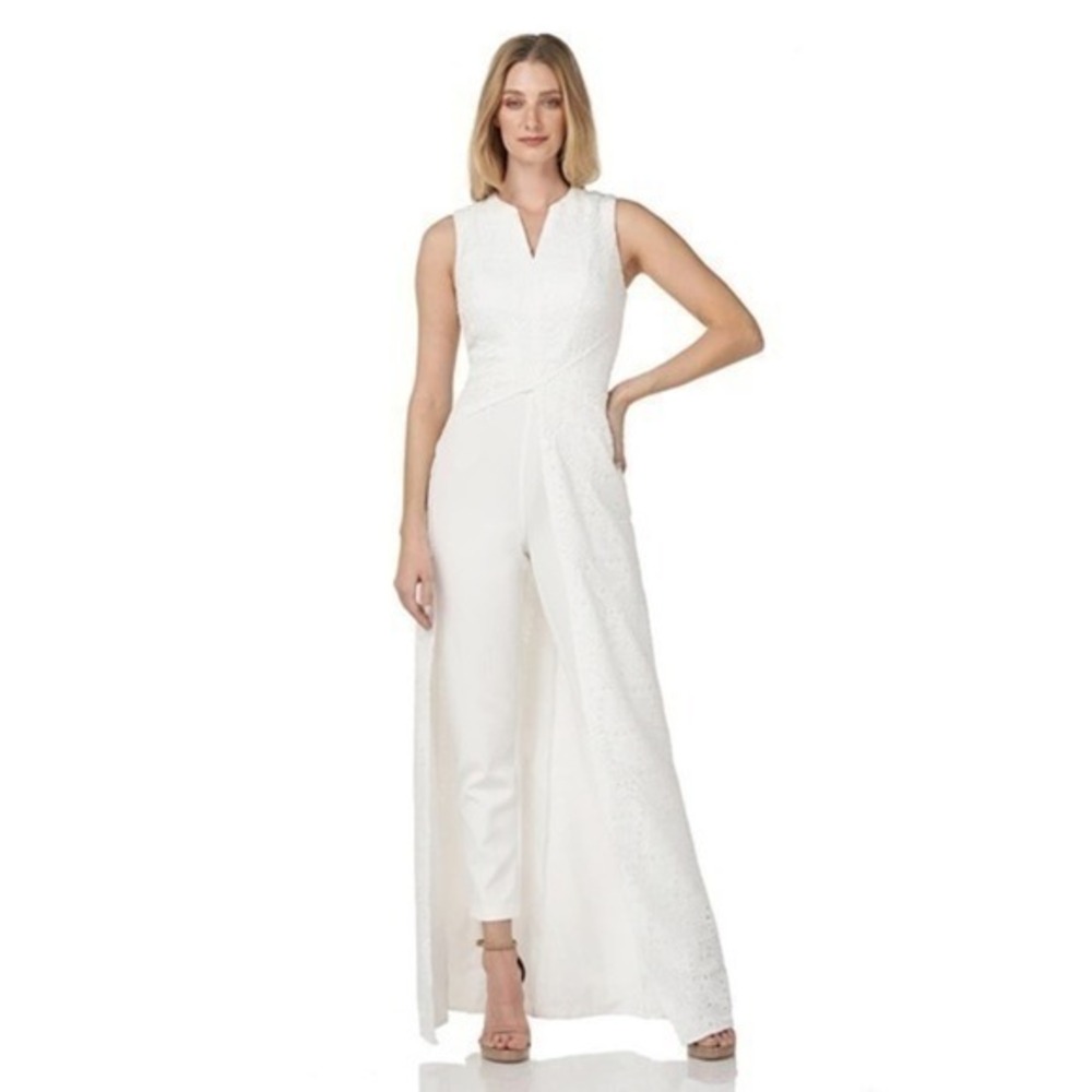 Kay Unger White Crochet Lace Walk Thru‎ Sleeveless Jumpsuit Size 2 NWT